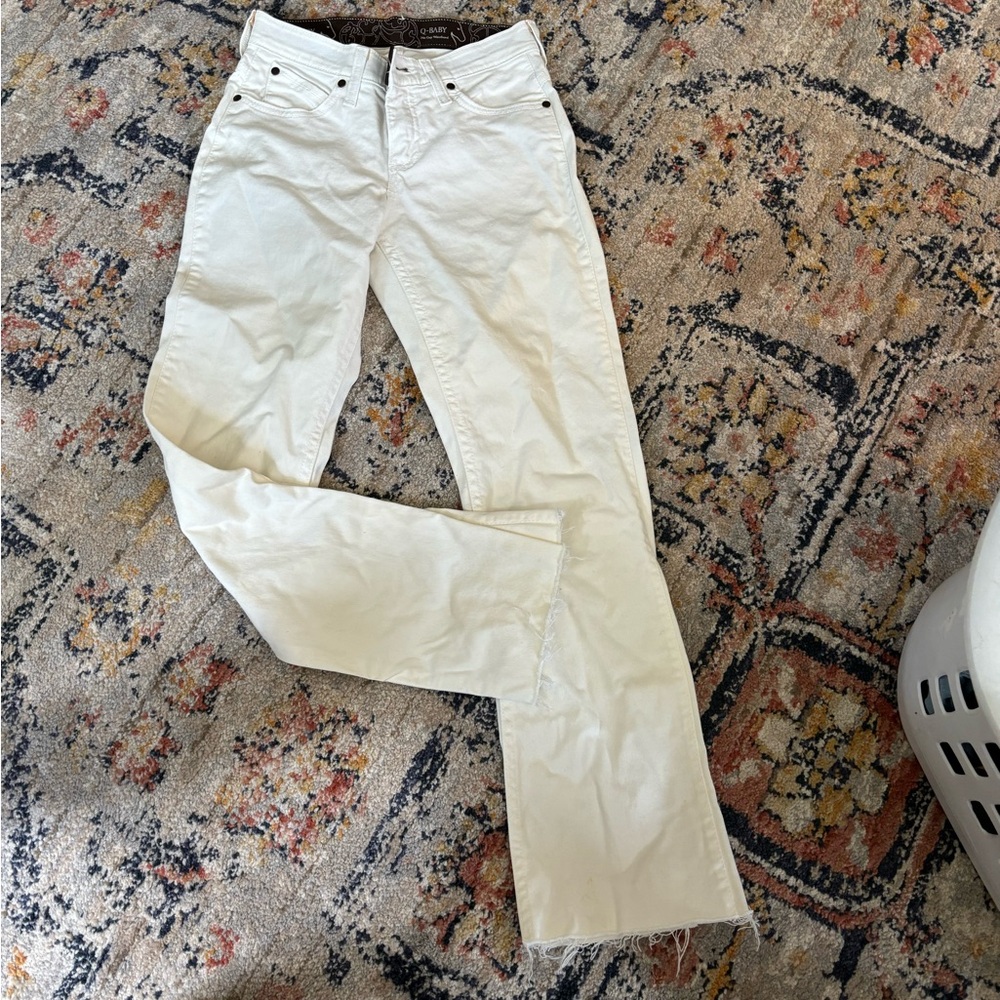 Women’s white wrangler Q baby jeans size 0